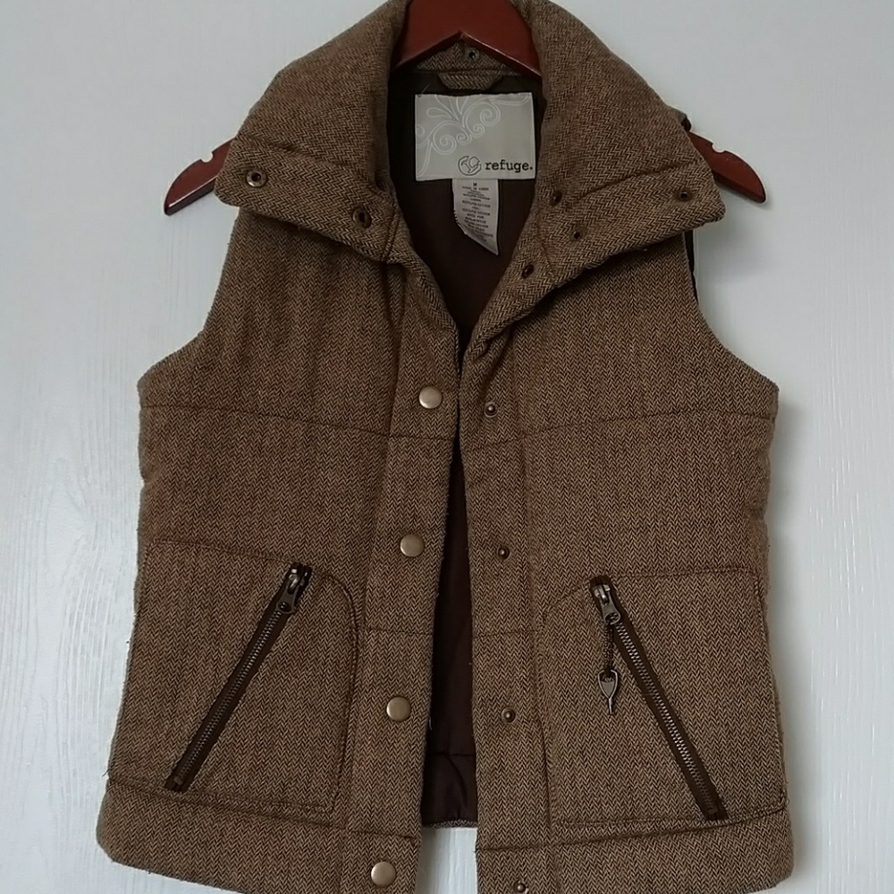 Vest - Picture 2 of 3